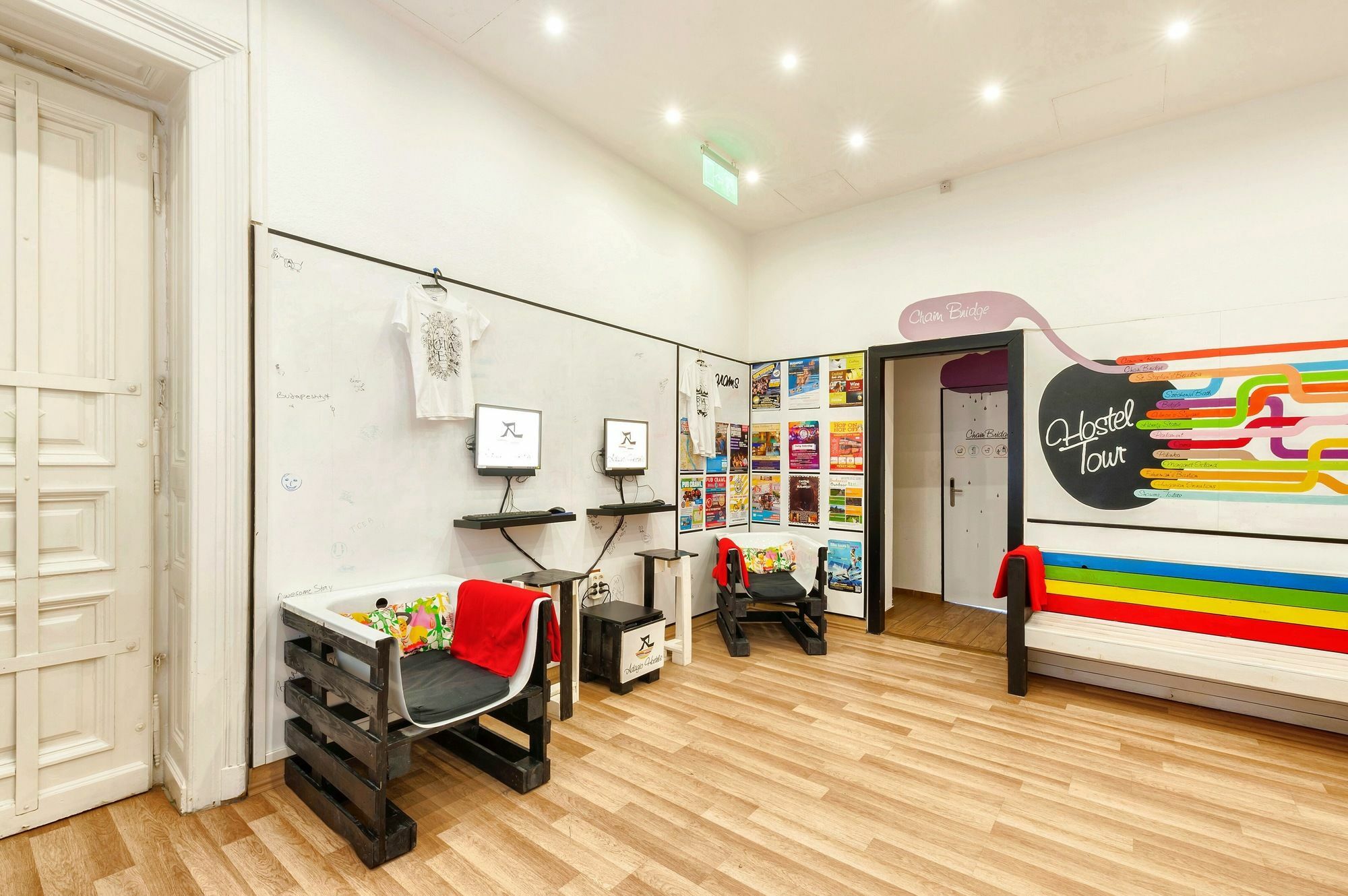 Adagio Hostel 1.0 Oktogon Budapest Exterior photo